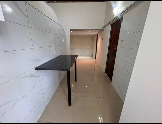 3 BEDROOM FLAT TO LET IN CARRINGTON HEIGHTS